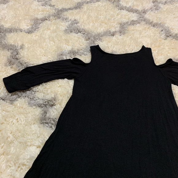 Black Cold Shoulder Dress (Heart & Hips) - Picture 6 of 6